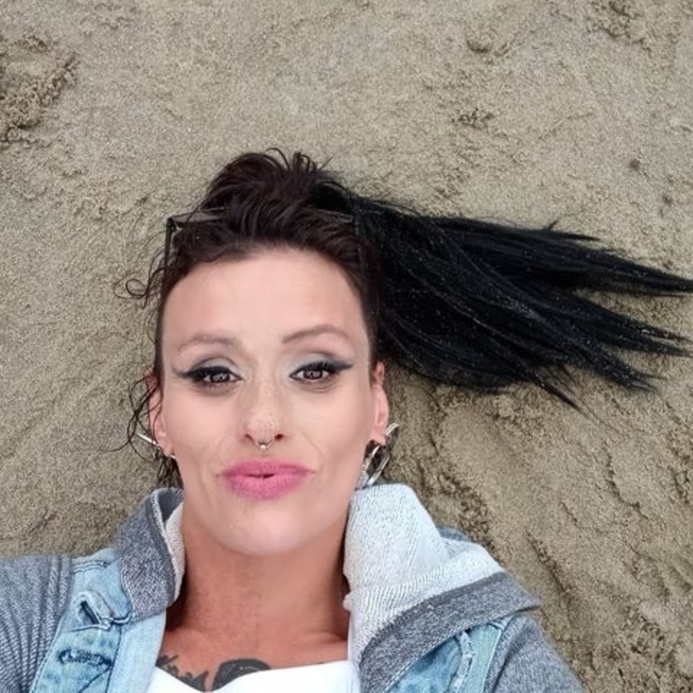 Meet your Posher, Andrea